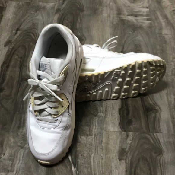 Nike Air Max 90 Triple White Youth Size 6Y Style 307793-167   - 224835 - Picture 8 of 12